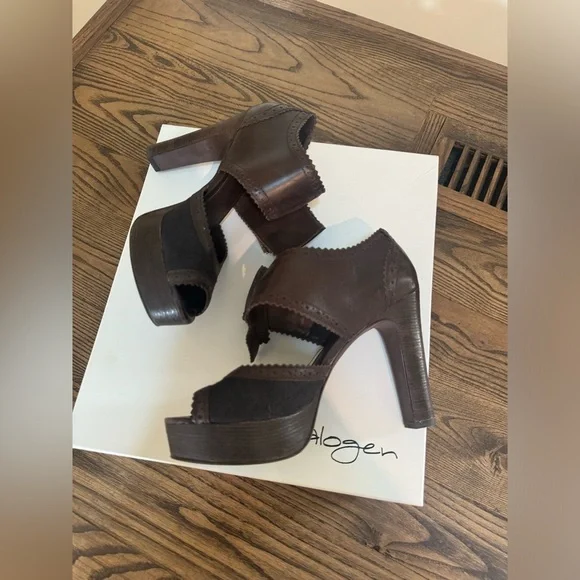 Halogen Heels Dark Brown Size 6.5 - Picture 3 of 5